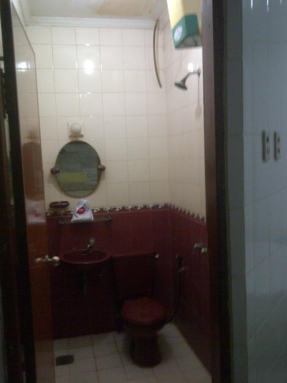 Hotel Pinangsia ジャカルタ エクステリア 写真