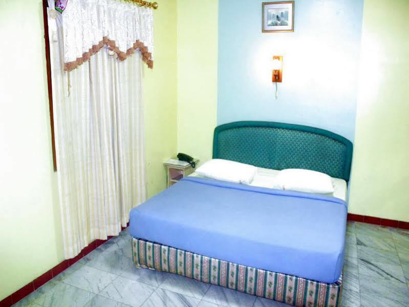 Hotel Pinangsia ジャカルタ エクステリア 写真